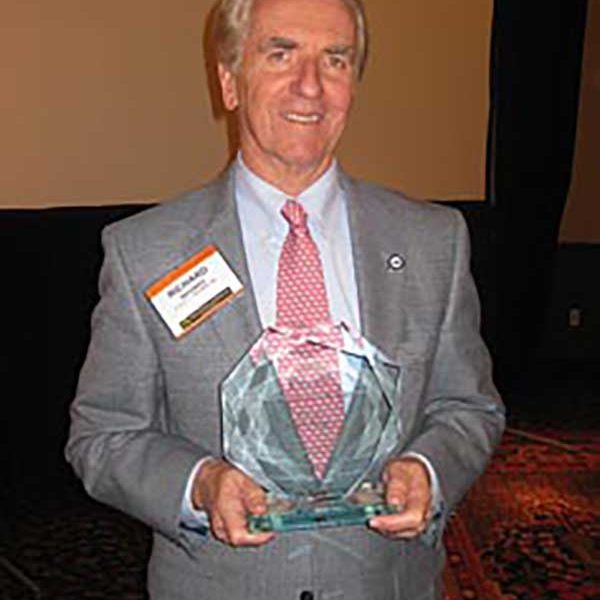 Rich Wagman accepts PHIA Award