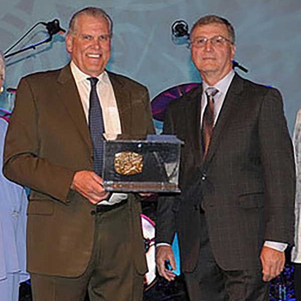 Dwight Weibel Accepts Alliant Award